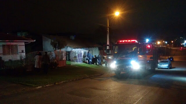 Incêndio em residência no bairro Alto das Palmeiras em Canoinhas Incêndio em residência no bairro Alto das Palmeiras em Canoinhas