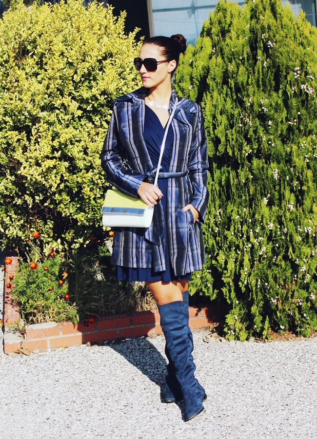 How to wear plaid trench coat