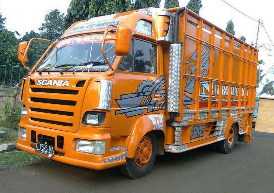 Foto gambar mobil full variasi truk canter keren 