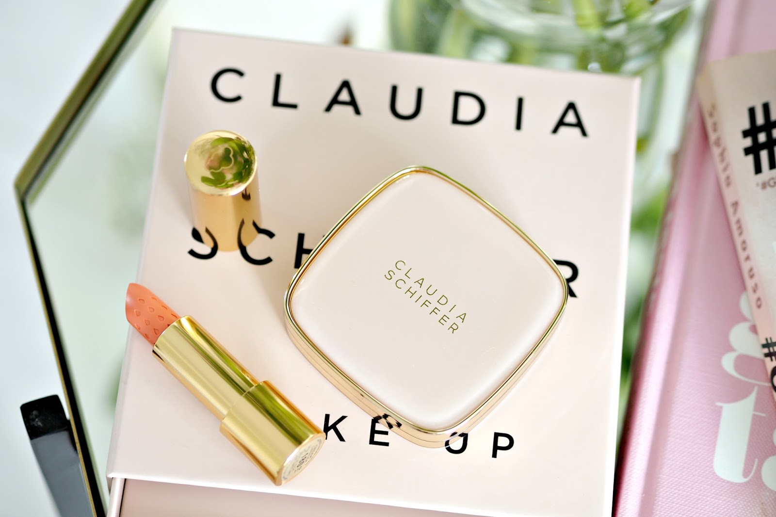 Claudia Schiffer Compact Blusher shade 22 - Passionfruit 