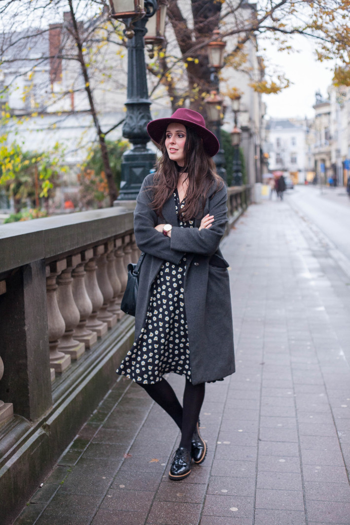 Outfit: bohémienne in floral midi dress, hat and brogues