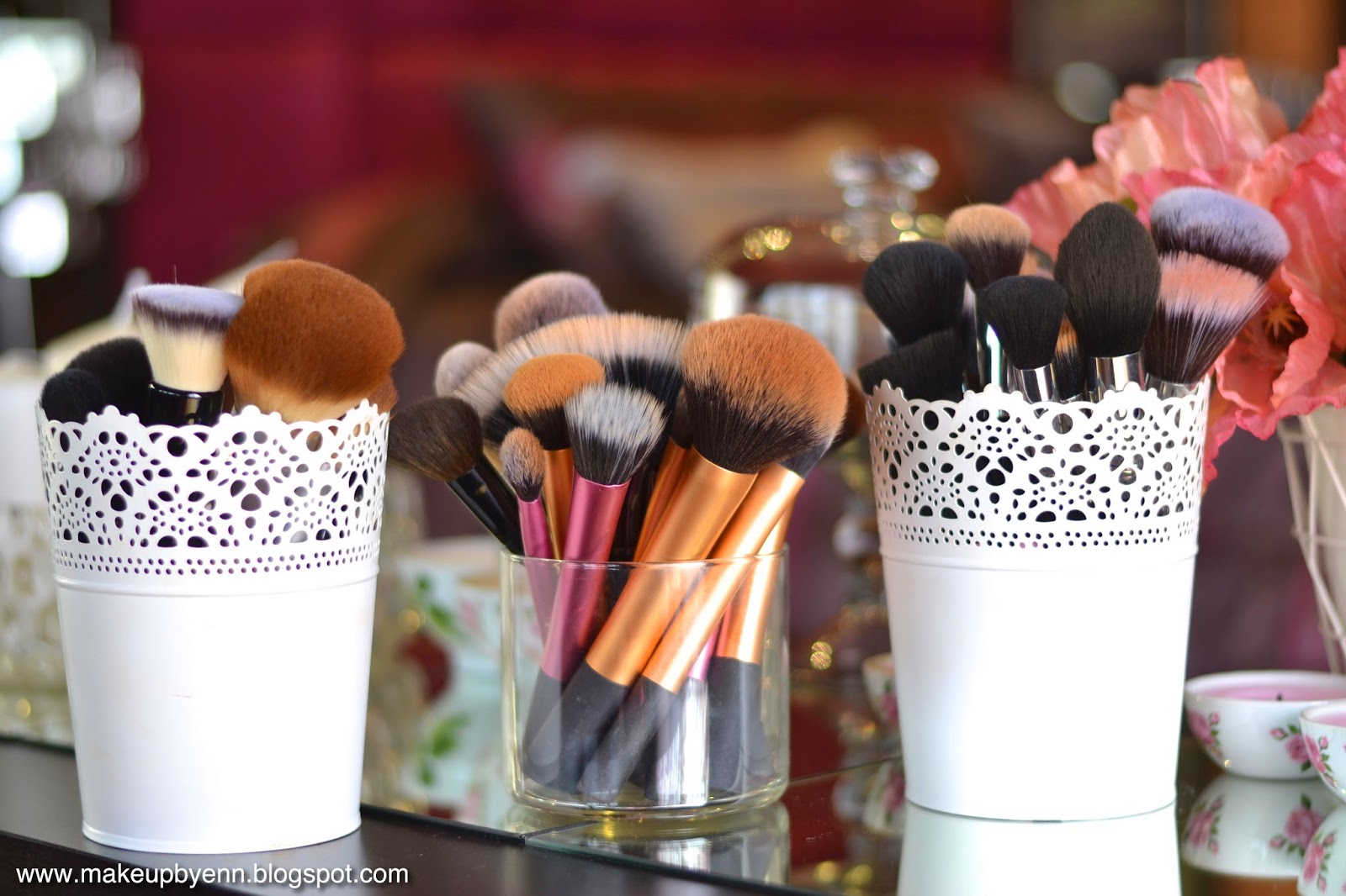منهجي مديح يملك  EnnTalks: How To: Clean Makeup Brushes || طريقة تنظيف فرش المكياج