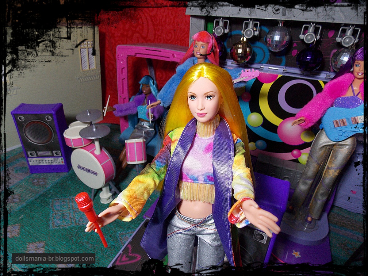 Dolls Vitamin C doll & Barbie Jam' n Glam Tour Bus Barbie's Friends Teresa & Christie