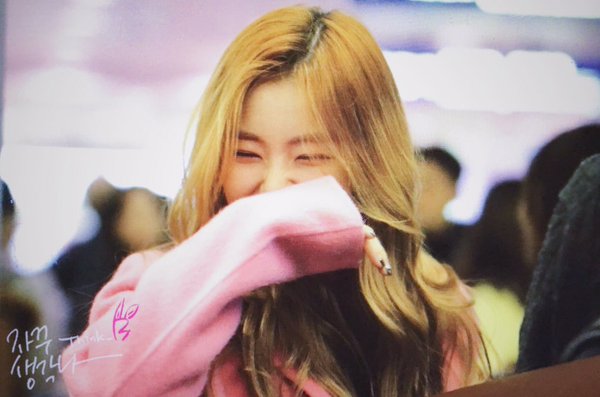 핑크코트 입은 아이린 출국 프리뷰 | 인스티즈