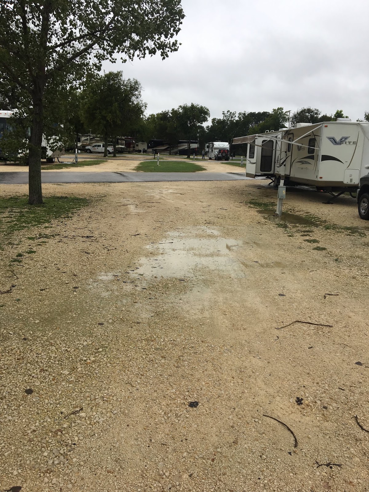 The Gilliam's Island I35 RV Park, Waco, TX