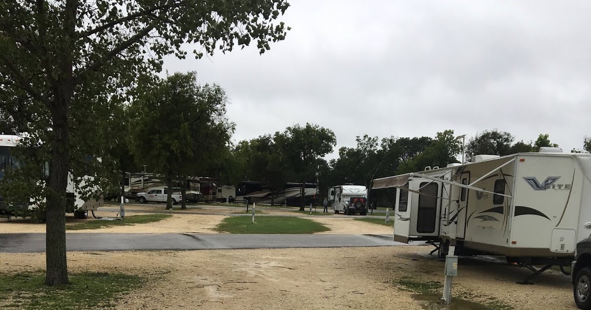 The Gilliam's Island I35 RV Park, Waco, TX