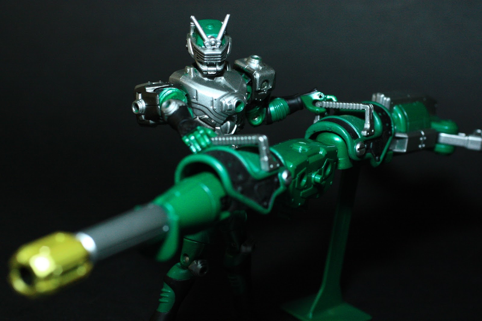 Firestarter's Blog: Toy Review: R&M Kamen Rider Zolda and Magnugiga