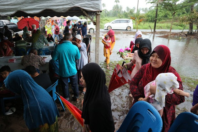 Majlis Kenduri Kawin Di Dalam Banjir