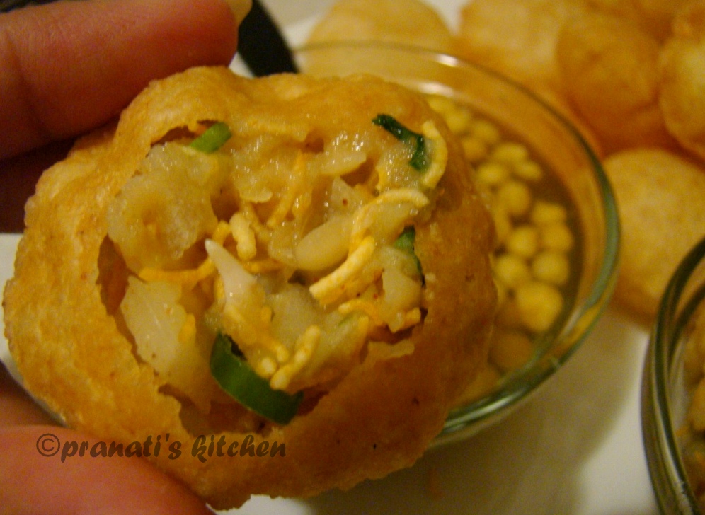 Delicious Recipes 4m Pranati's Kitchen: Gupchup/ panipuri/ golgappa