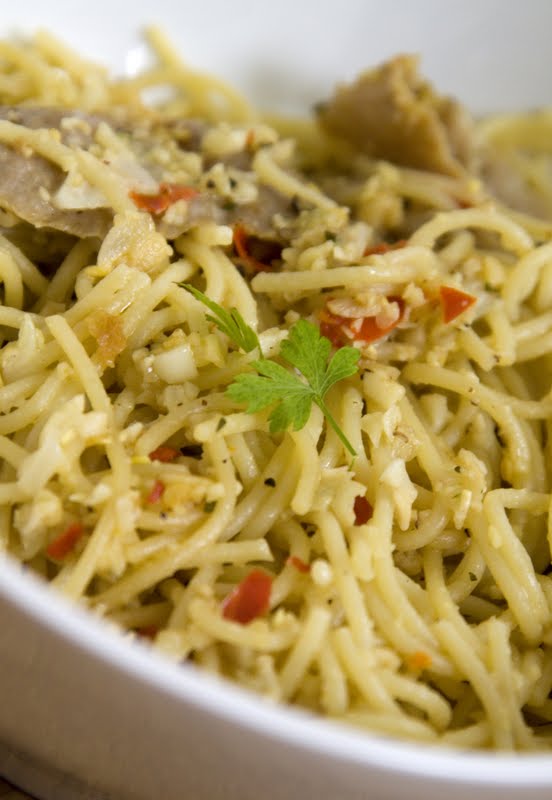 Food Makes Me Happy Spaghetti with Rosemary Marinated Pork Slices and Toasted Pine Nuts