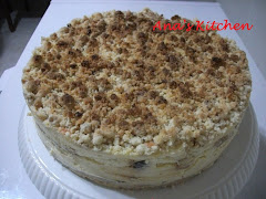 APPLE CRUMBLE CHEESE CAKE