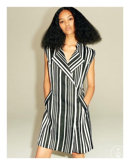estilo, moda, estilo argentina, moda argentina, asesoramiento imagen hombres mujeres, asesora de imagen, asesoría imagen, orden placard, como vestir, personal shopper, escuela, imagen, moda, lifestyle, tendencias, tendencias argentina, moda y tendencias, noticias moda, construyendo estilo, noticias moda argentina, que se usa verano 2018, tendencias verano 2018 tendencias, primavera verano 18, moda, fashion, tendencia asimetrica, tendencia flores, tendencia transparencias, vestidos fluidos, off shoulders, pantalones extra largos, chanel, valentino, tendencia rayas