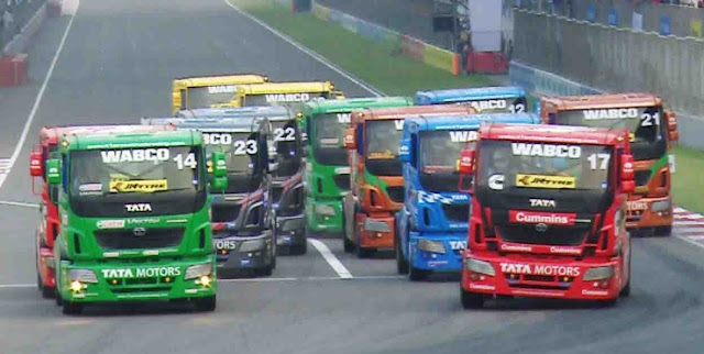 balapan truk besar-merah hijau