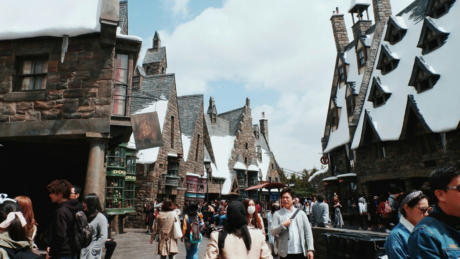 деревня хогсмид с высоты птичьего полета. деревня где пьют все пиво хогсмид. хогсмид. деревня волшебников хогсмид арт. шары над хогсмид лопните.