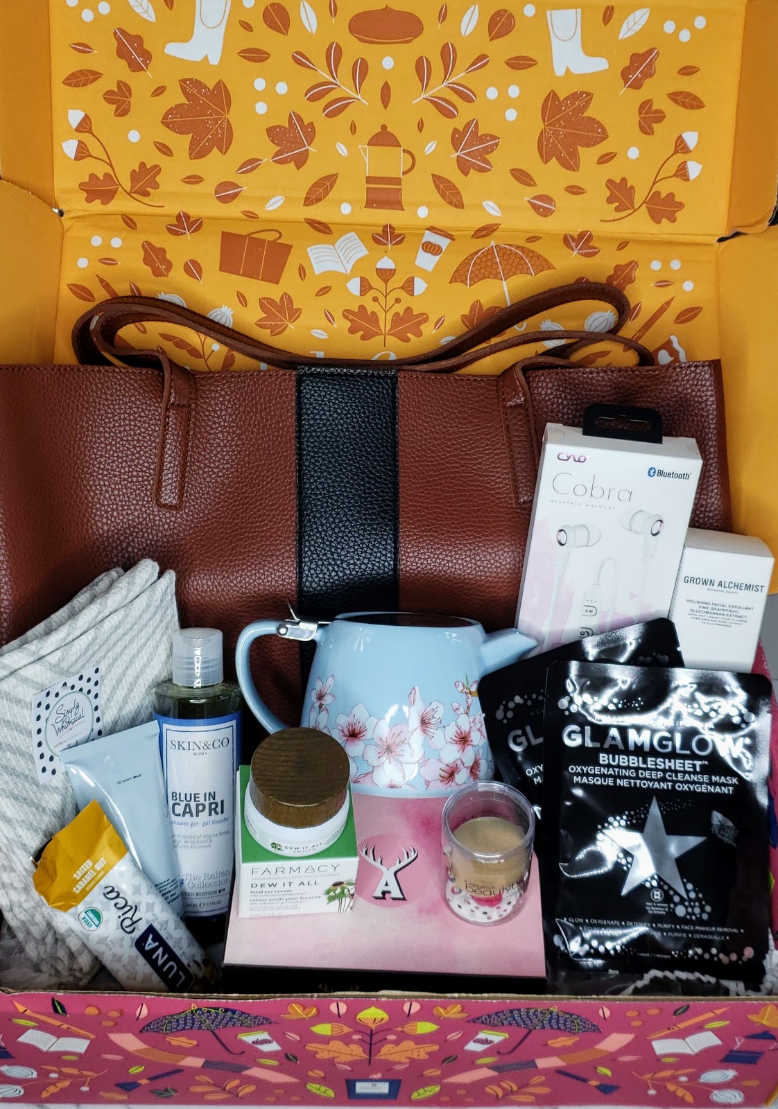 vince camuto luck tote bag