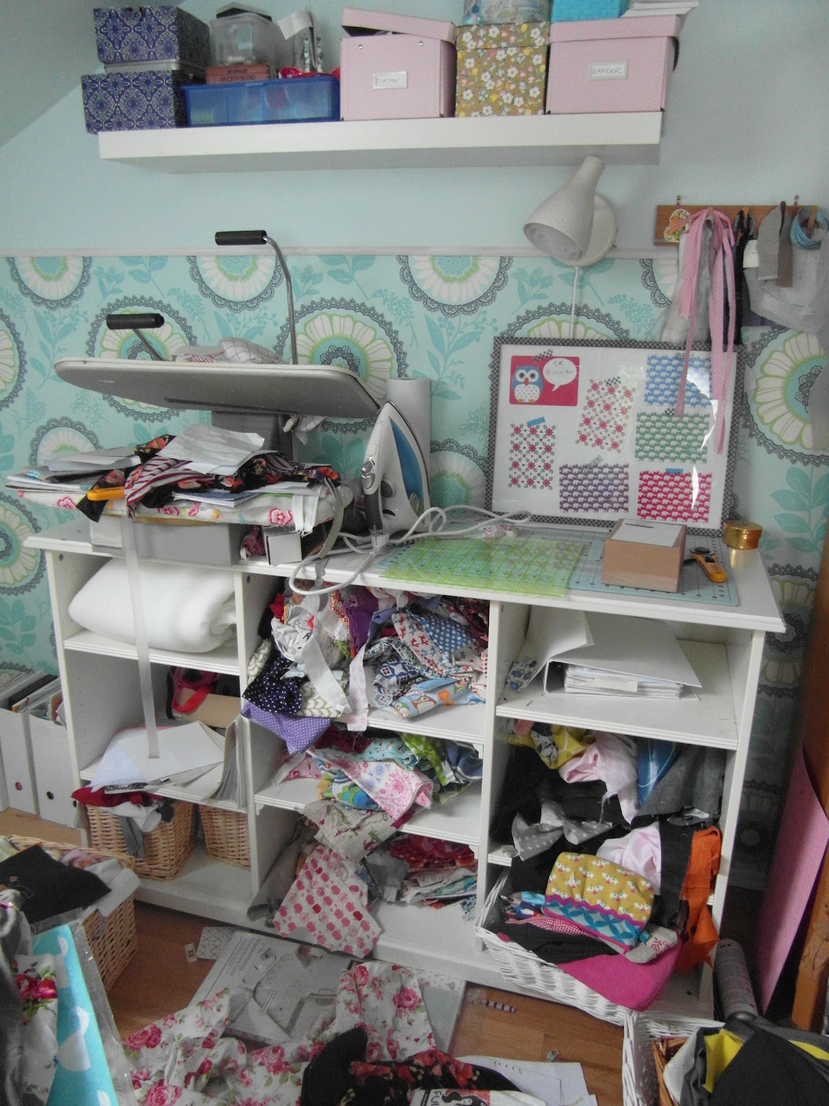 sewing addicted [*naehsucht]: Mein Nähzimmer -aufräumen oder umräumen?