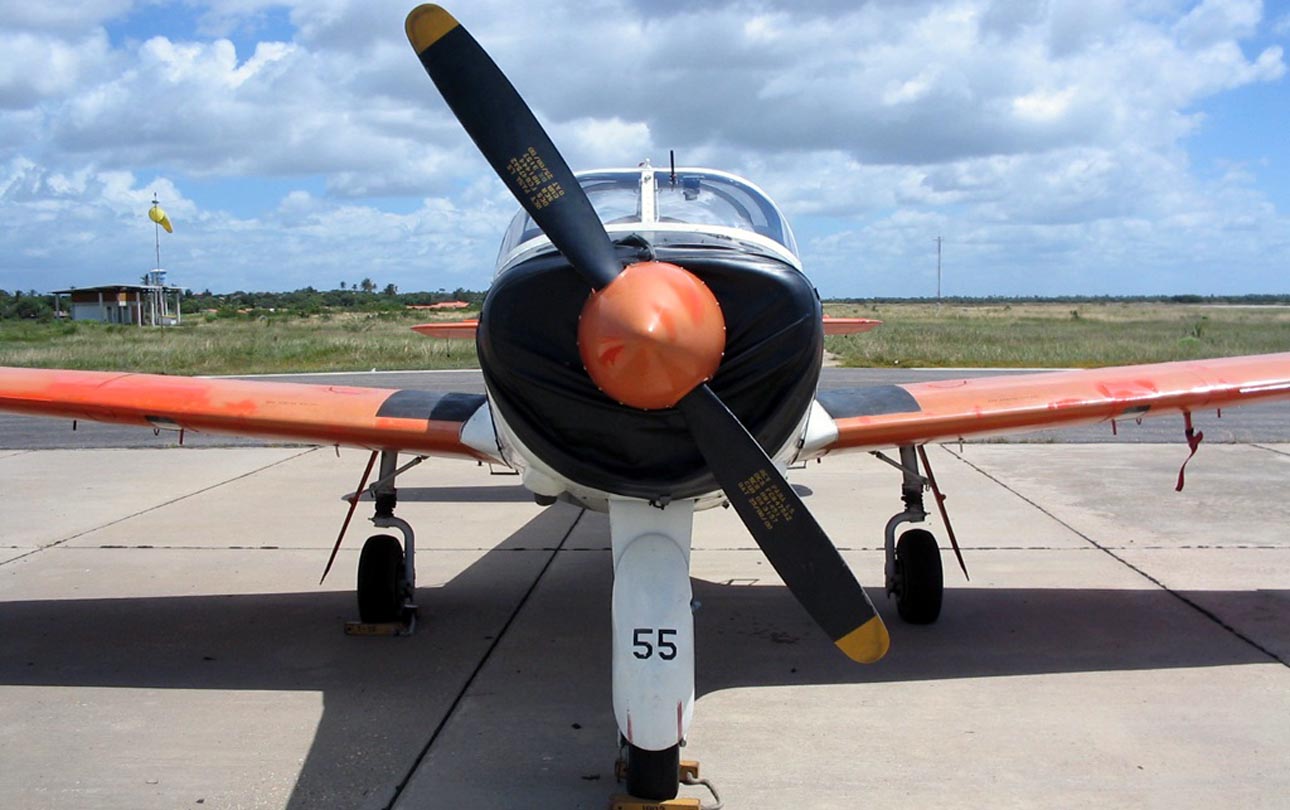nhungdoicanh: Neiva N621 / T-25 Universal