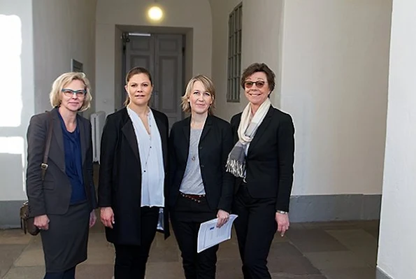 Crown Princess Victoria of Sweden attended a meeting on "The efforts necessary for Sweden to reach its global goals and sustainable development" at the Royal Palace in Stockholm. The meeting was attended by Annika Söder, Ulrika Modéer, Annelie Roswall Ljunggren.
