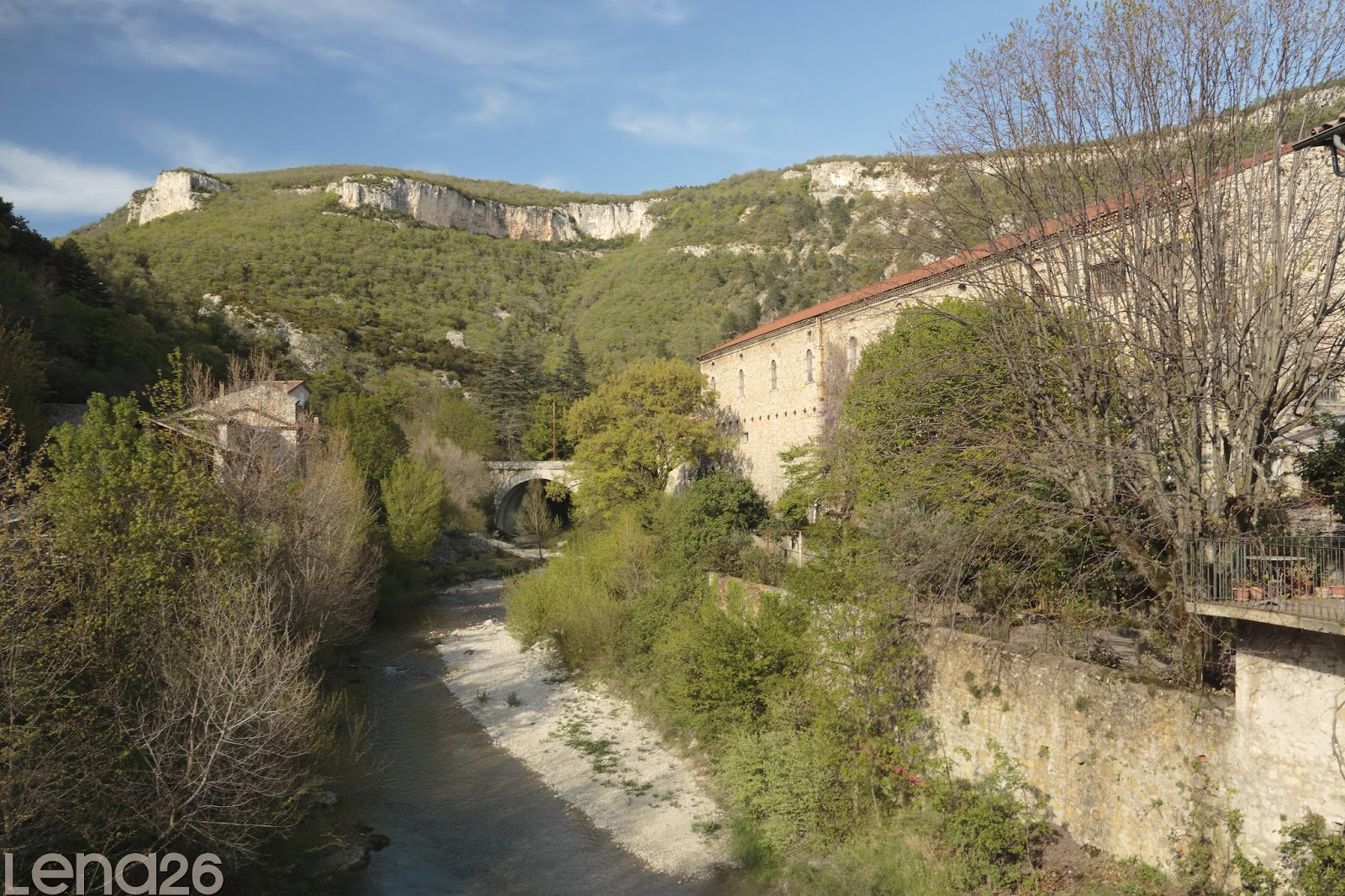 Balades en DrômeArdèche Pont de Barret la montagne Ste Euphémie (Drôme)