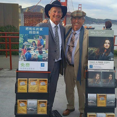 Jehovah's Witnesses at the bridge in San Francisco