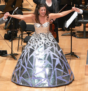 Photo of Cecilia Bartoli after a performance in Paris