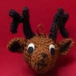 http://eveleder.com/2017/09/crochet-reindeer-ornament.html