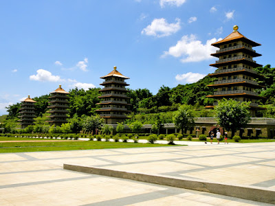 A Clear Blue Sky at Fo Guang Shan Memorial Center, Kaohsiung