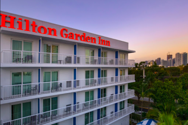 Hilton Garden Inn Miami Brickell South hotel features a modern design, onsite dining, comfortable accommodations, and complimentary WiFi.