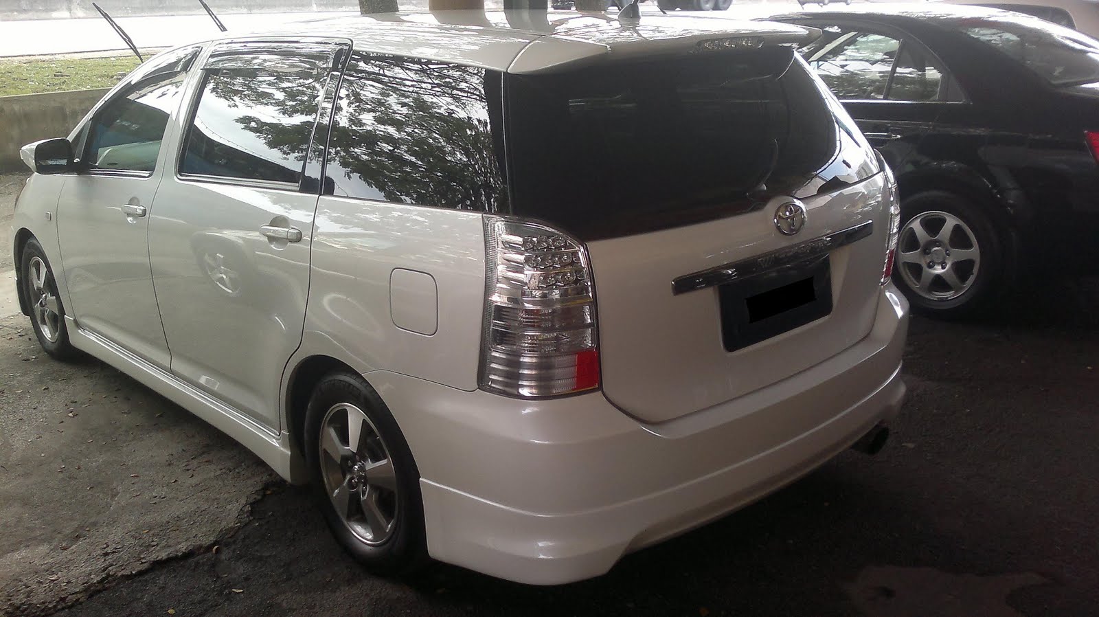 Toyota Wish левый руль