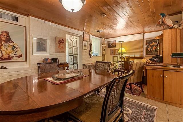 acorn cottage dining room