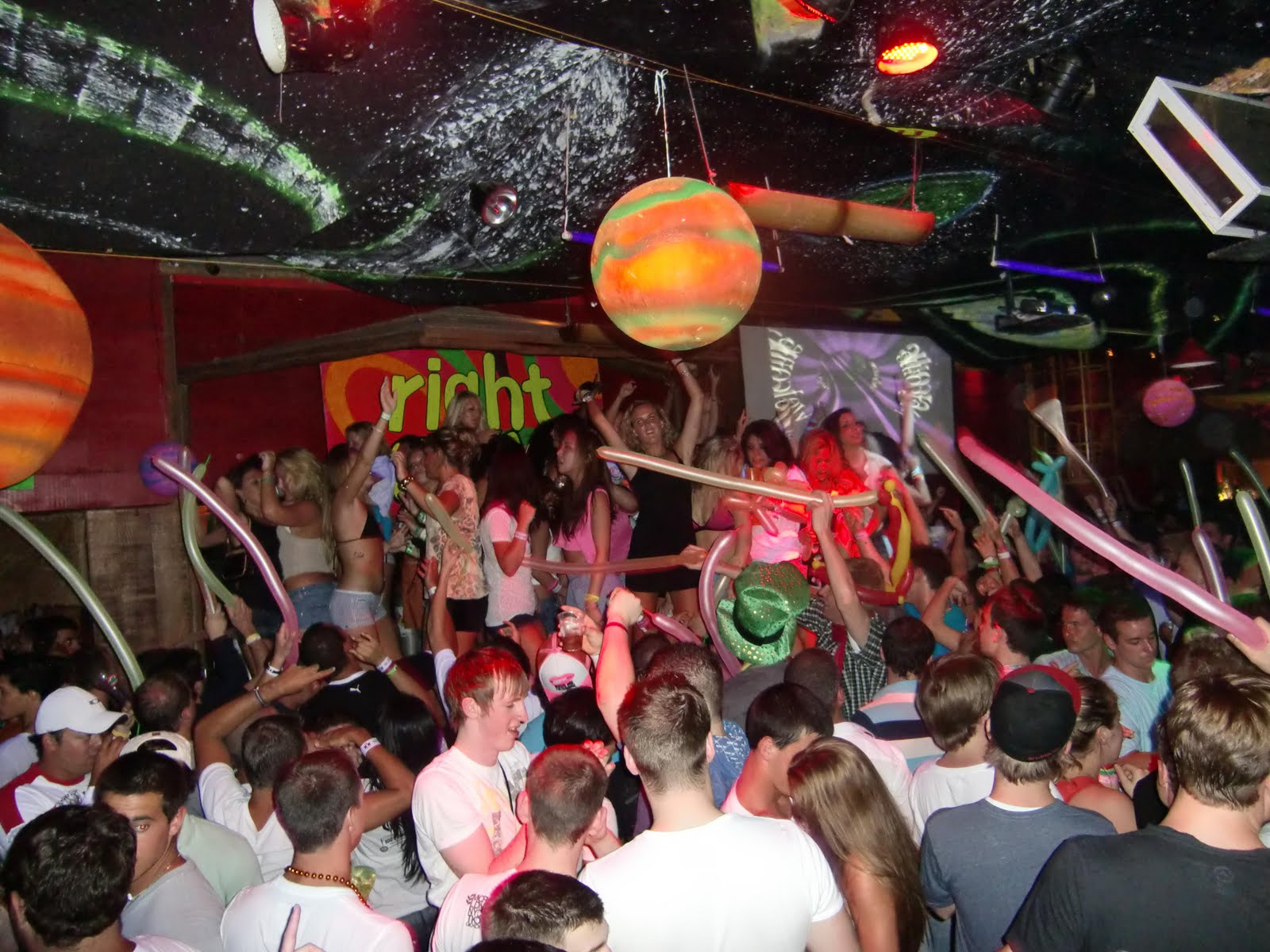 the best music in town SEÑOR FROGS CANCUN