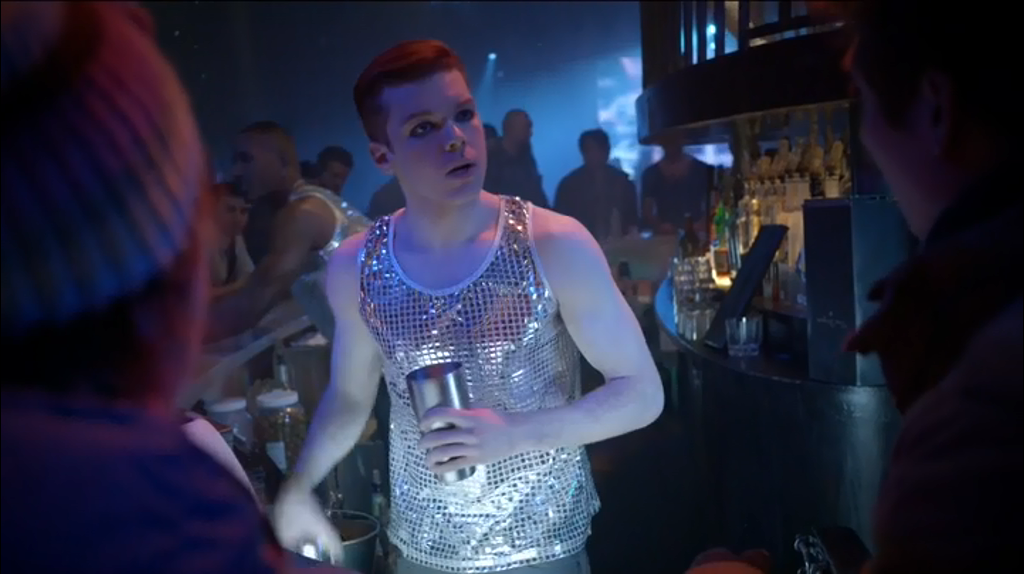 камерон монахэн в клубе. йен галлагер танец. камерон монахэн торс сериал бесстыжие. йен галлагер тату. кэмерон монахэн стриптиз.