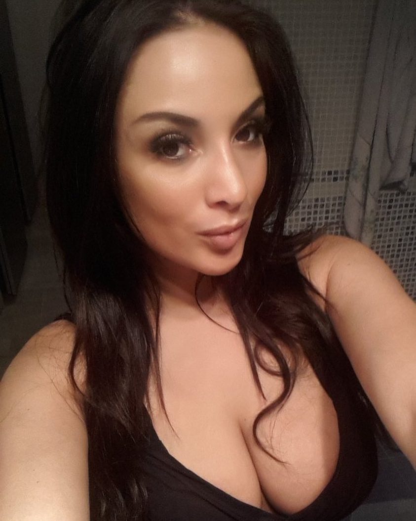 clara winter, single Woman 36 looking for Man date in United States Tampa