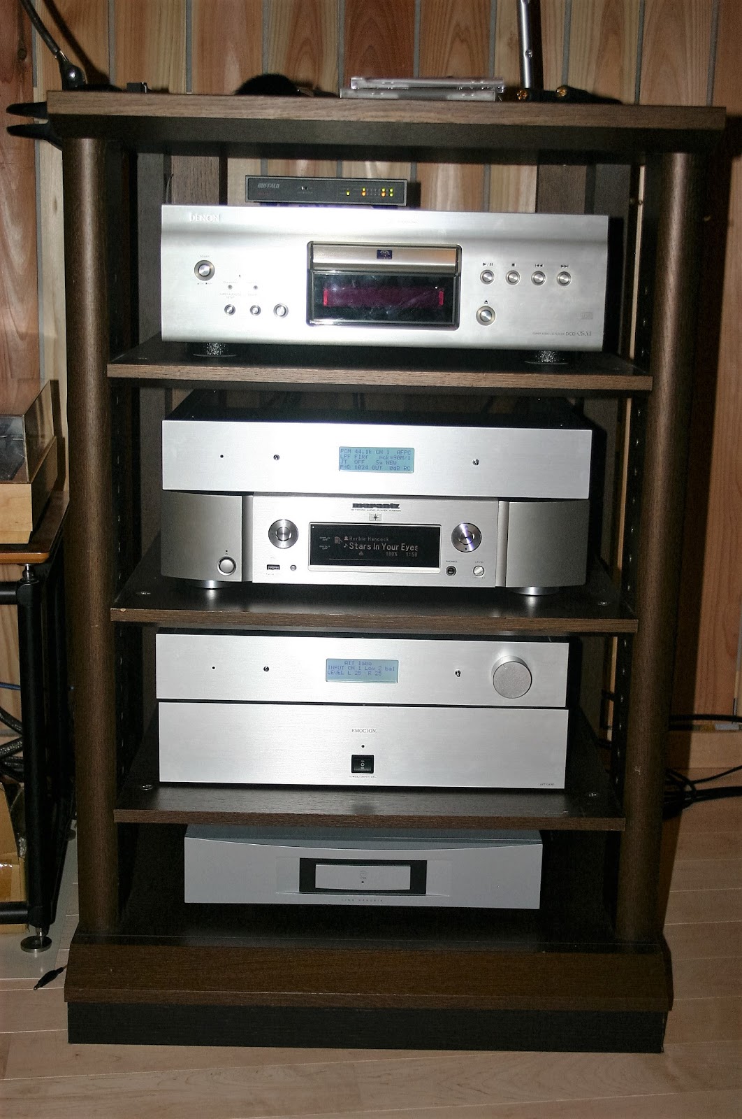 オーディオルーム新築記 整理整頓してたらｌａｎケーブル通電