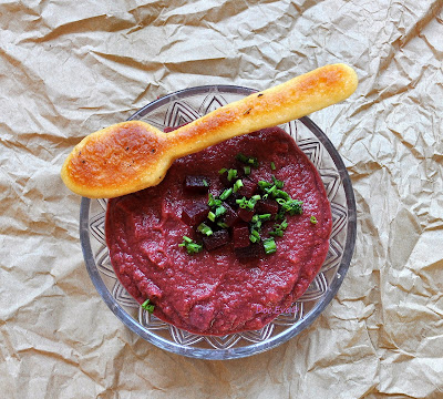 Hoummus aus Bohnen und Rote Beete