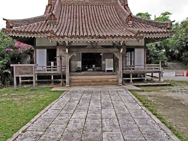 Kin Temple, Buddhism