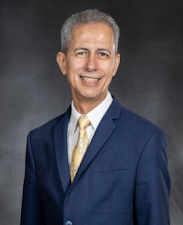 Profesor José A. Medina, MBA, CFPC / Director IFP