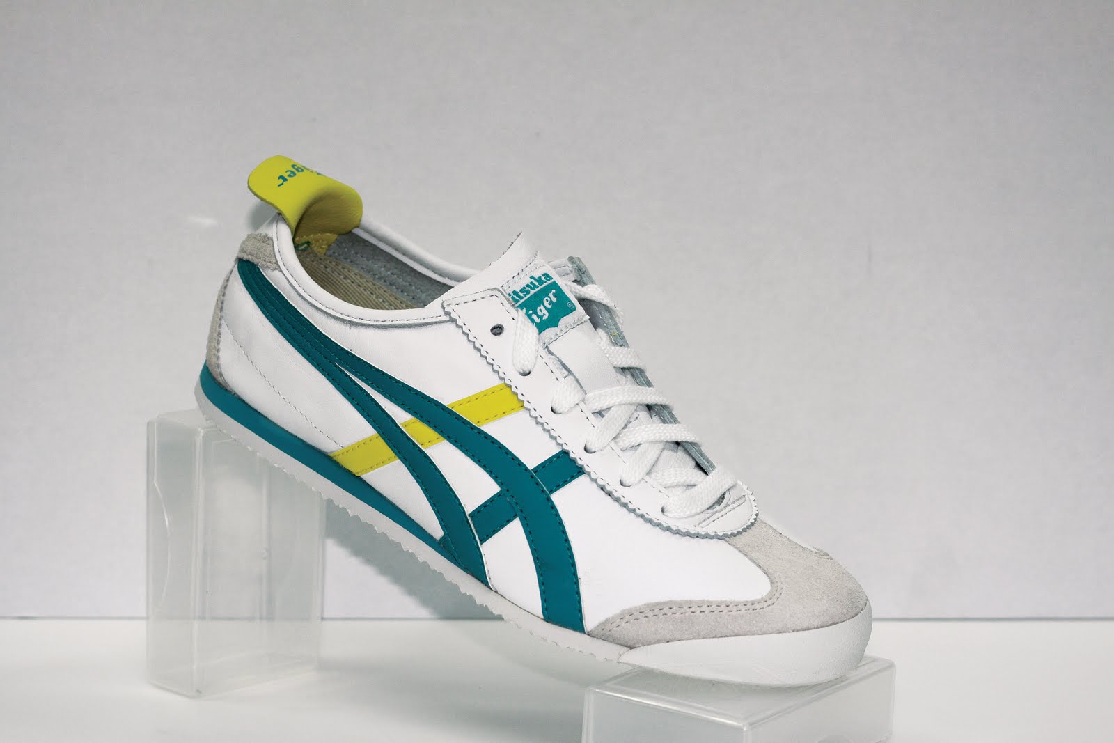 Onitsuka Tiger: Spring Summer 2011 Collection (Jan - June 2011)