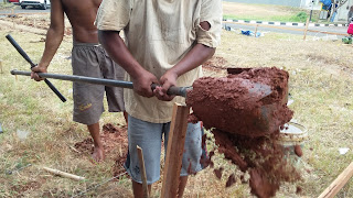Proses pengeboran manual bor pile manula
