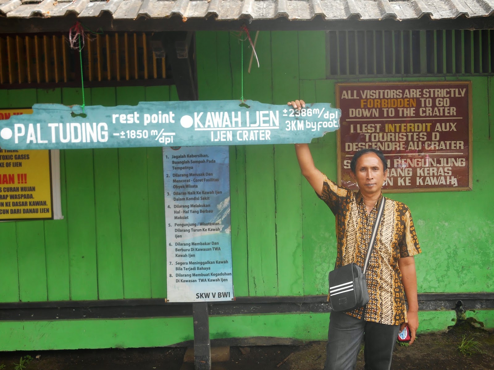 paltuding post for start hiking to Ijen crater