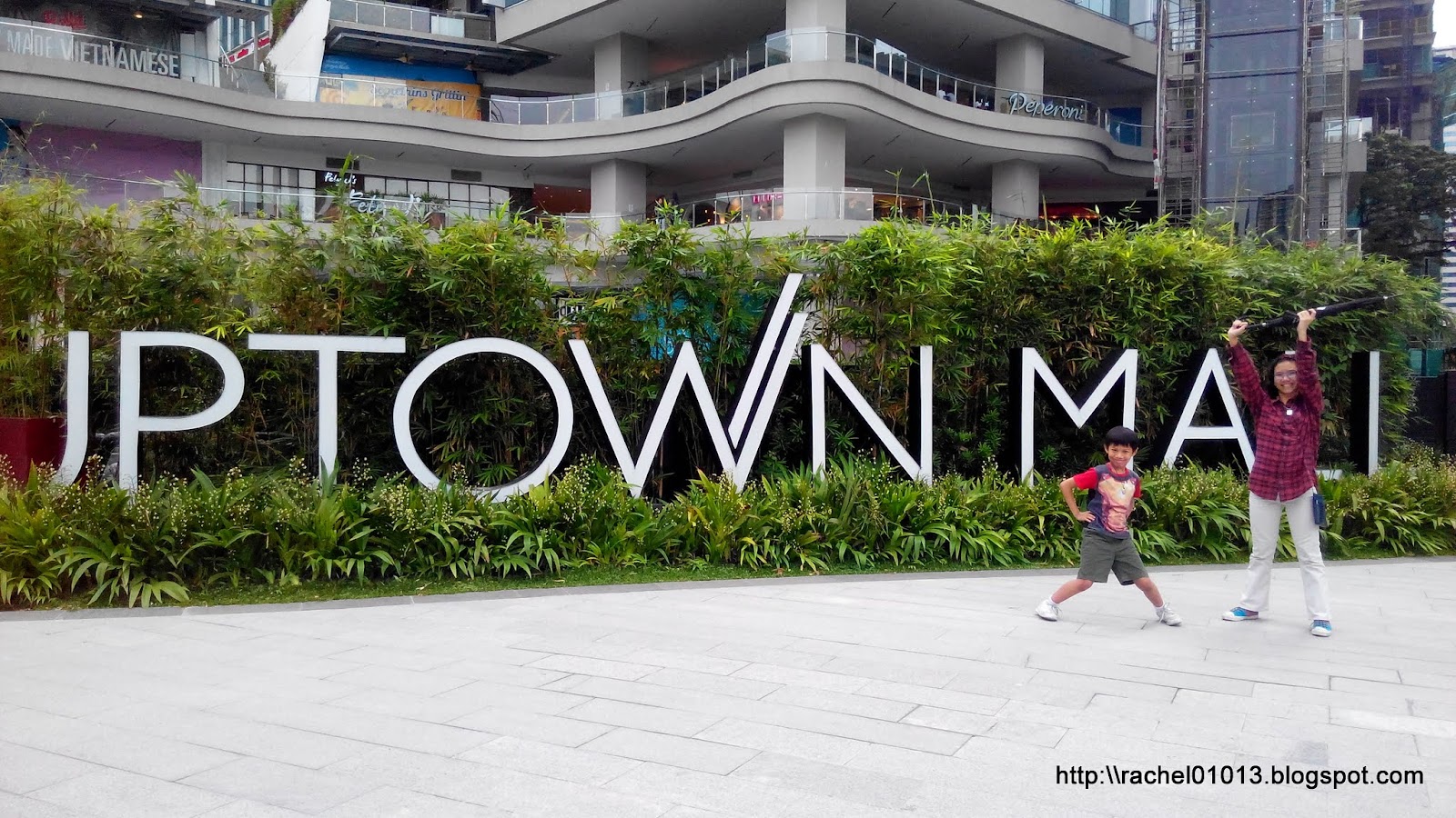 A Day in the Life Walking around Uptown Mall in Bonifacio Global City