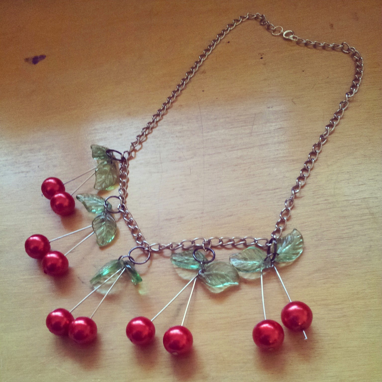 tea and craft Beaded cherry necklace