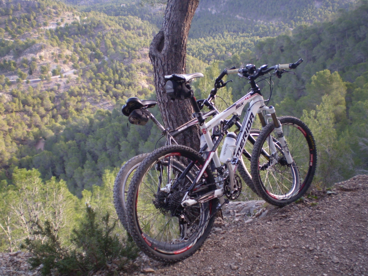 Rutas en Bicicleta de Montaña por la Región de Murcia Sendero del Cerro de las Columnas
