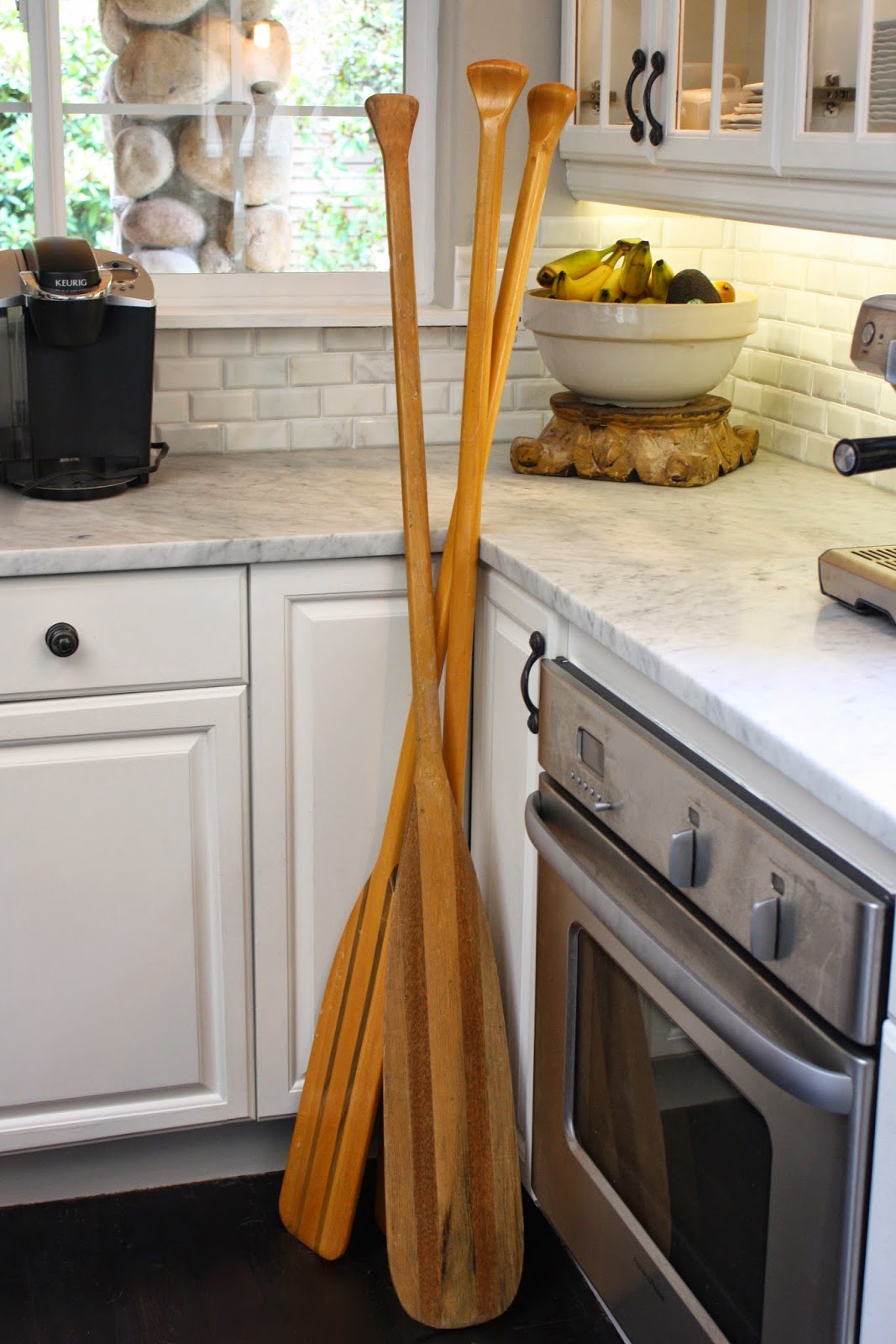 My Sweet Savannah thrifty thursday{painted canoe paddles}