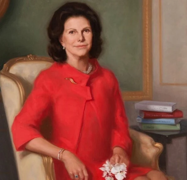 Swedish royal court published new photo on the occasion of 75th birthday of Queen Silvia. Crown Princess Victoria, Princess Madeleine