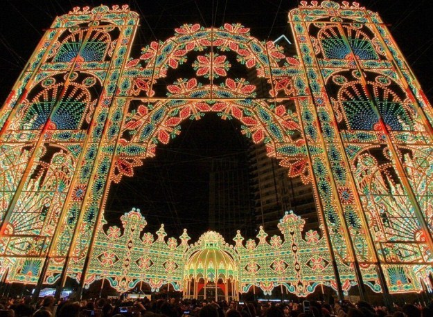 Natal Segera Tiba, Kunjungi Tempat Terbaik Melihat Gemerlap Lampu Natal Disini! Natal Segera Tiba, Kunjungi Tempat Terbaik Melihat Gemerlap Lampu Natal Disini!