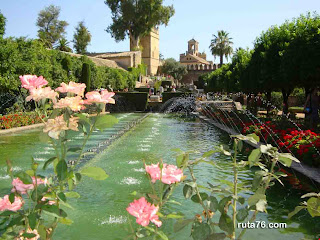 jardines del alcazar de los reyes cristianos cordoba andalucia