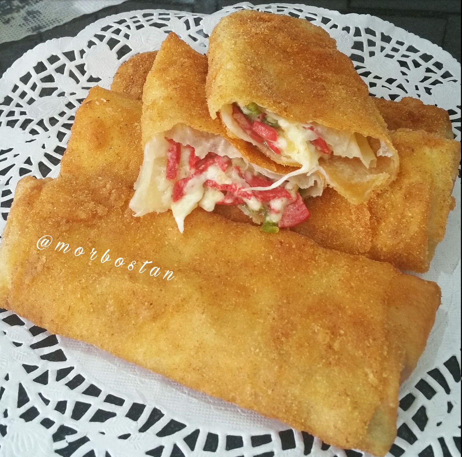 GALETA UNLU YUFKA BÖREĞİ; MOR BOSTAN