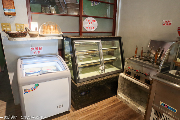 清食堂養生蔬食百匯|台中南區素食吃到飽只要250元|懷舊風用餐區 清食堂養生蔬食百匯|台中南區素食吃到飽只要250元|懷舊風用餐區