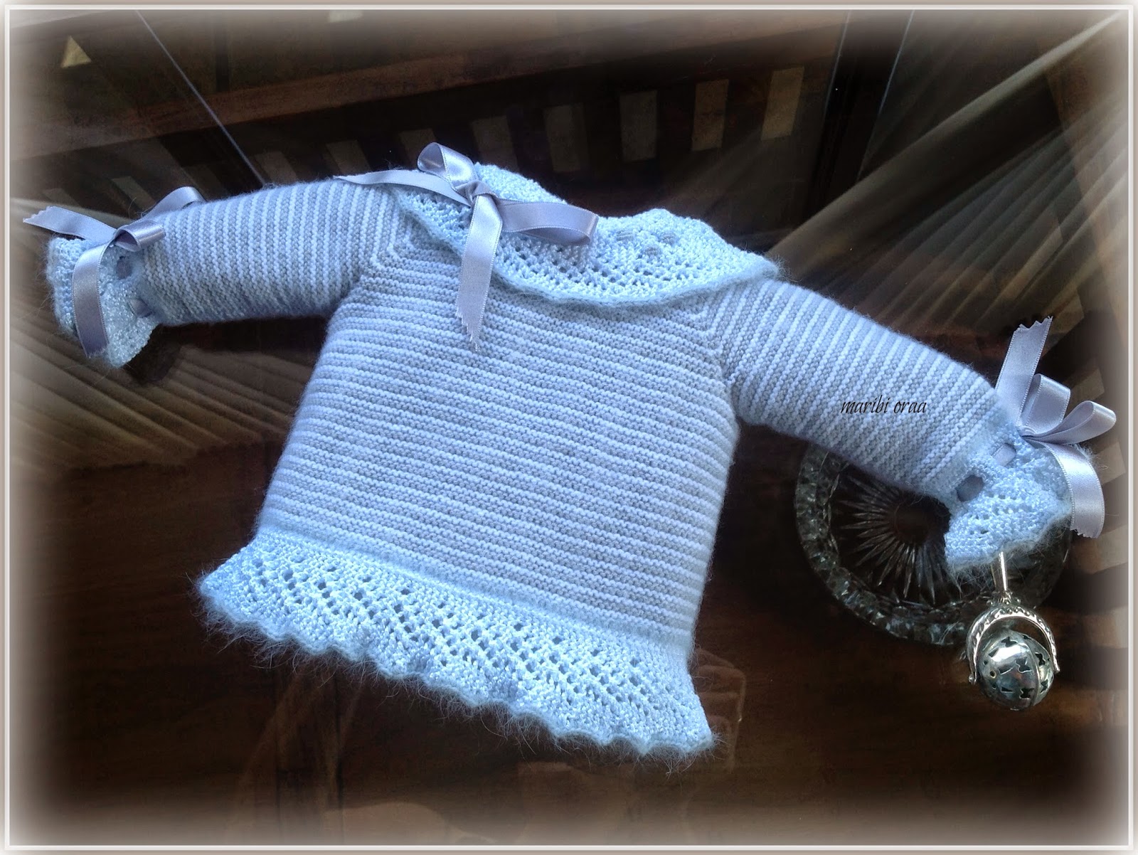 pistola romano realeza En lana, perlé y angora para bebé: Tutorial chaquetita rayada gris y  blanca, 0-3 meses